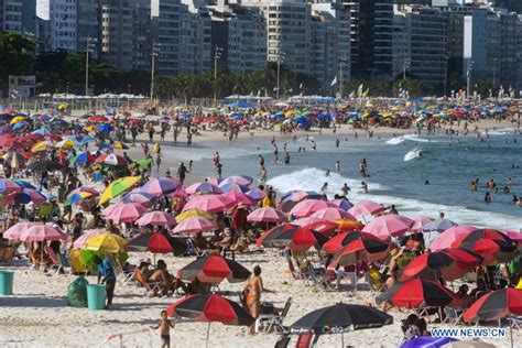 EN LA PLAYA DE COPACABANA con MUJERES CARIOCAS